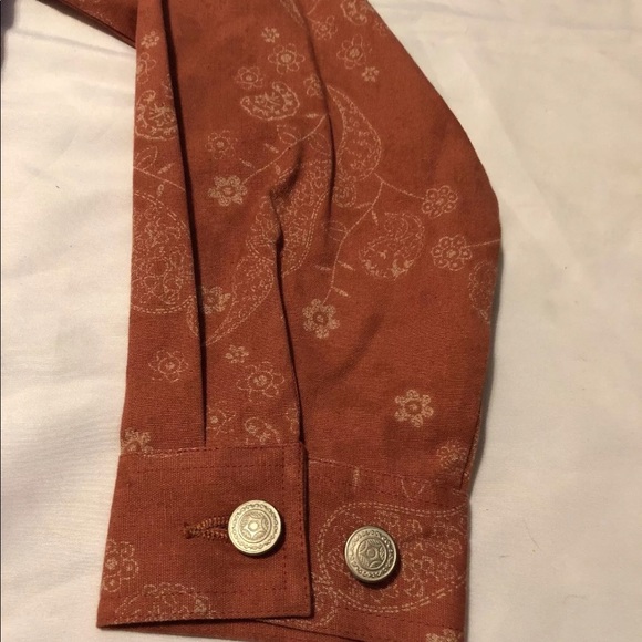⬇️$20 Cabela’s Denim style jacket floral paisley - Picture 4 of 8